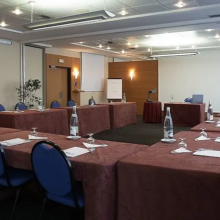 Oceania Nantes 4*