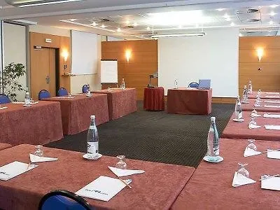 Oceania Nantes 4*